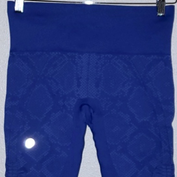 Lululemon In The Flow Crop II SZ 6 - Picture 3 of 6